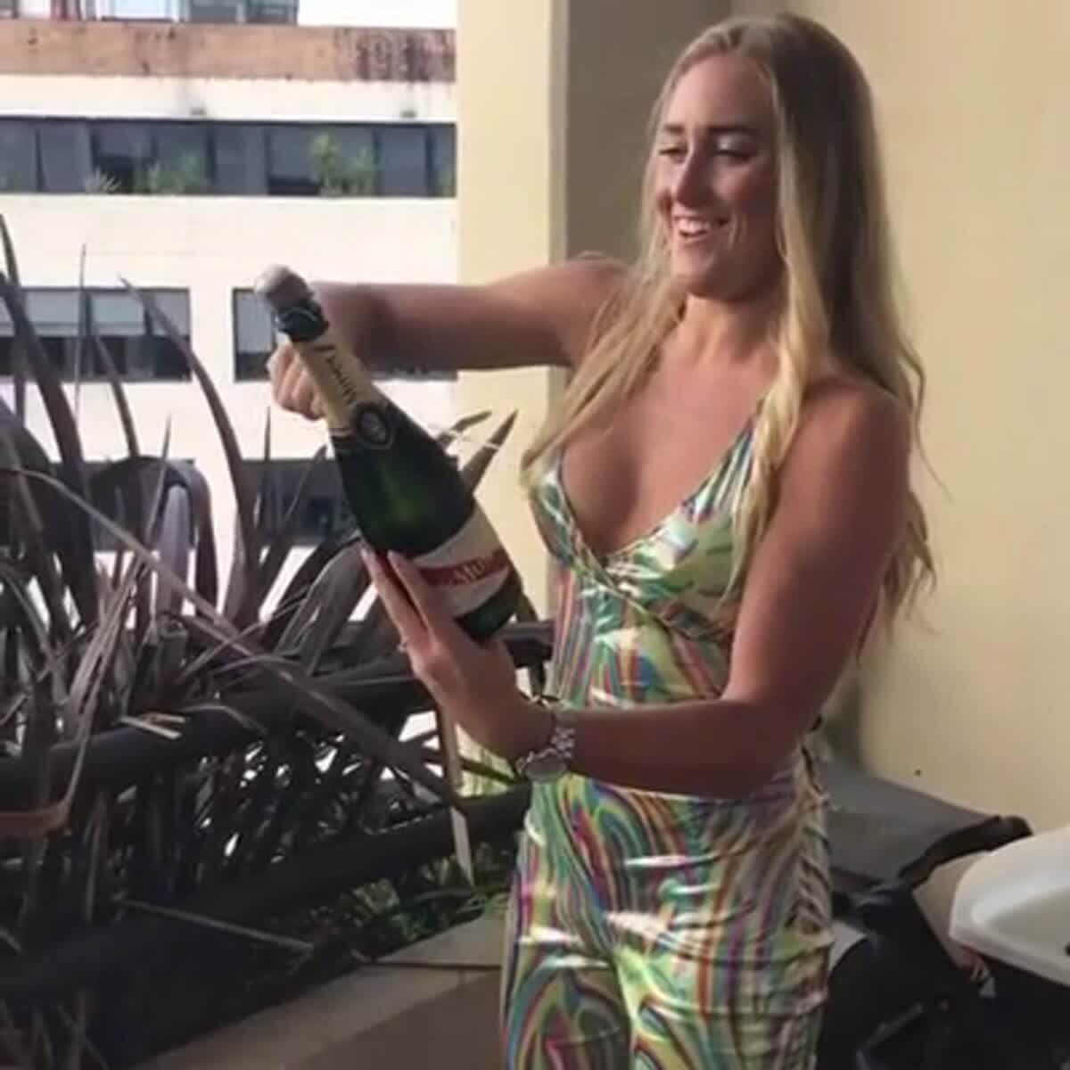 шампанское прикол видео. необычные развлечения богачей. шампанское бутылка прикол. шампанское прикол видео. шампанское прикол видео.